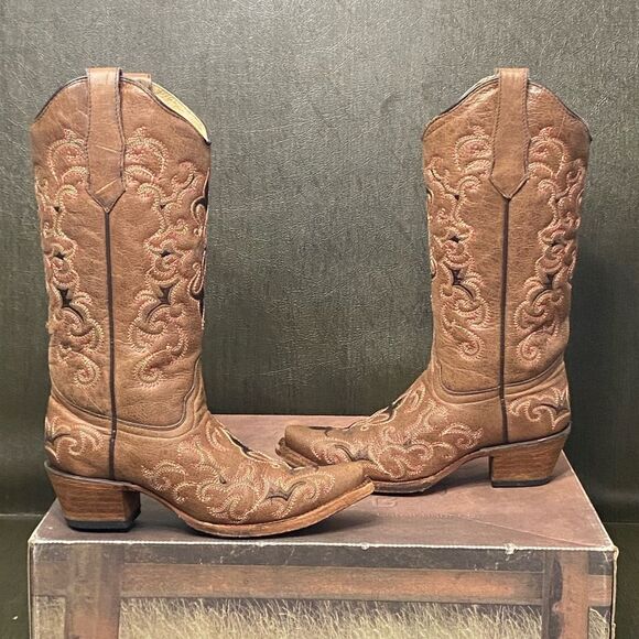 Circle H Brown Distressed Bone Dragon Embroidered Western Leather Boots Size 6.5 - Picture 1 of 14